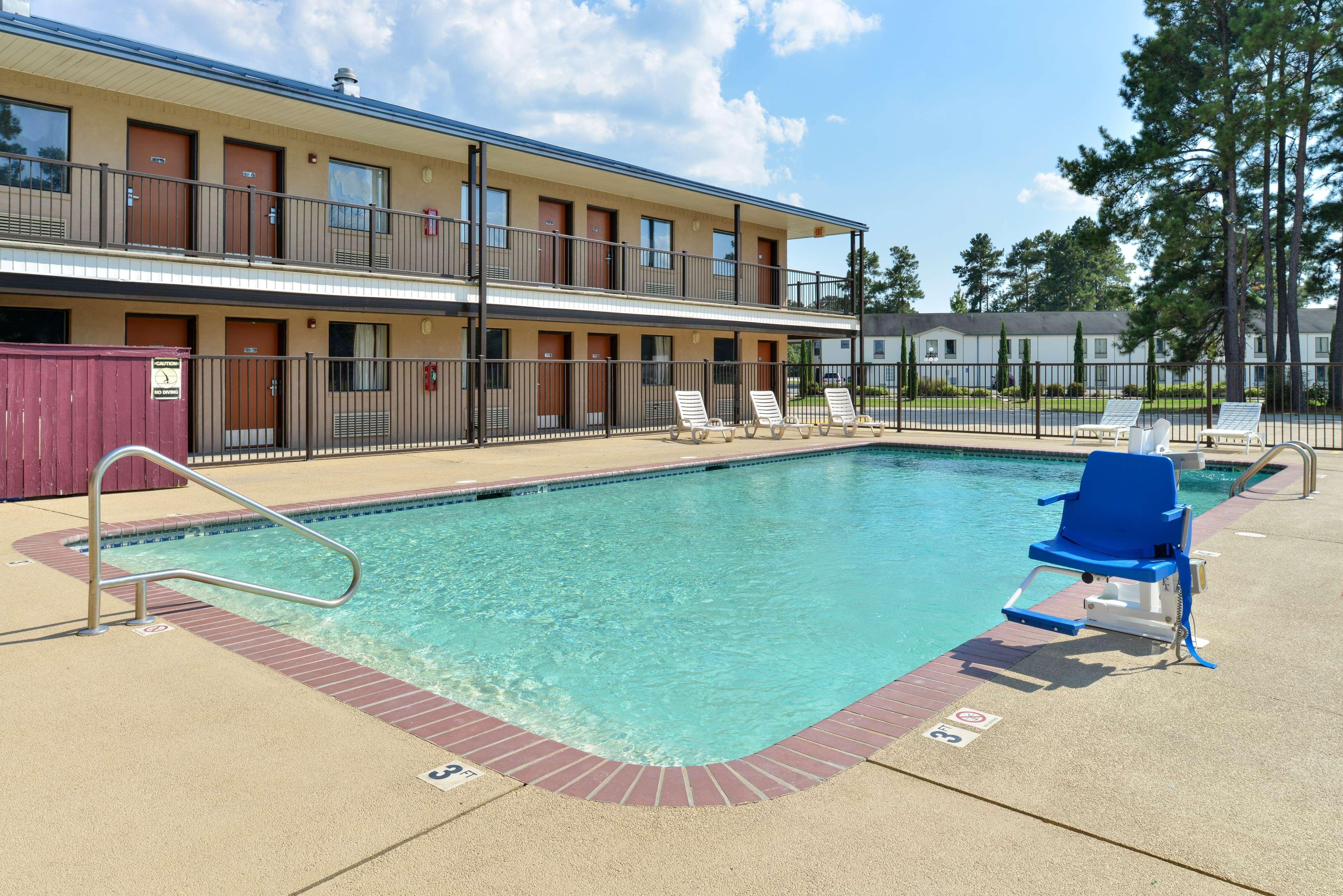 Vila Gale Cabo Cabo de Santo Agostinho Zewnętrze zdjęcie The swimming pool at the Econo Lodge in Gulfport, Mississippi