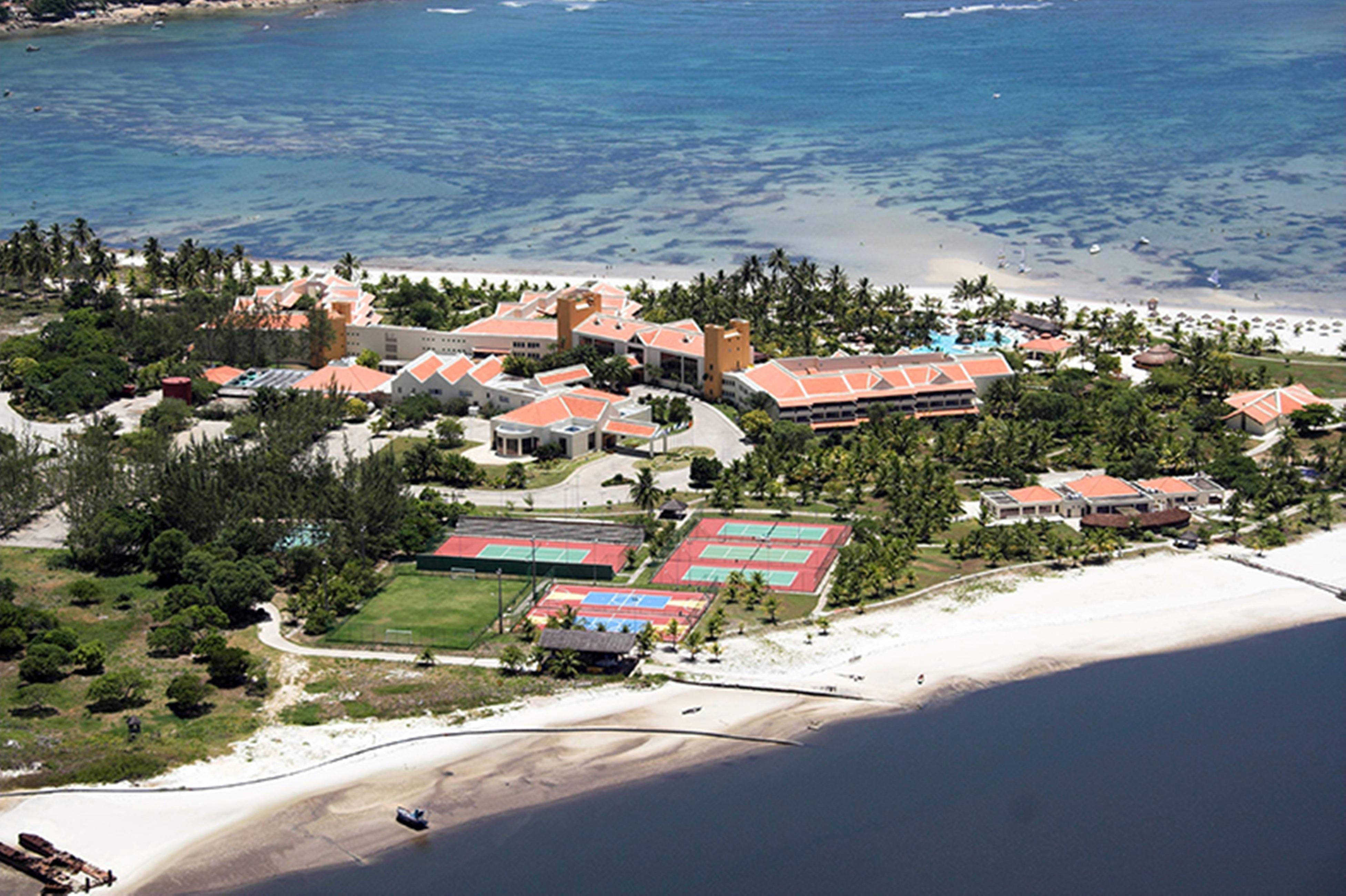 Vila Gale Cabo Cabo de Santo Agostinho Zewnętrze zdjęcie Aerial view of the resort