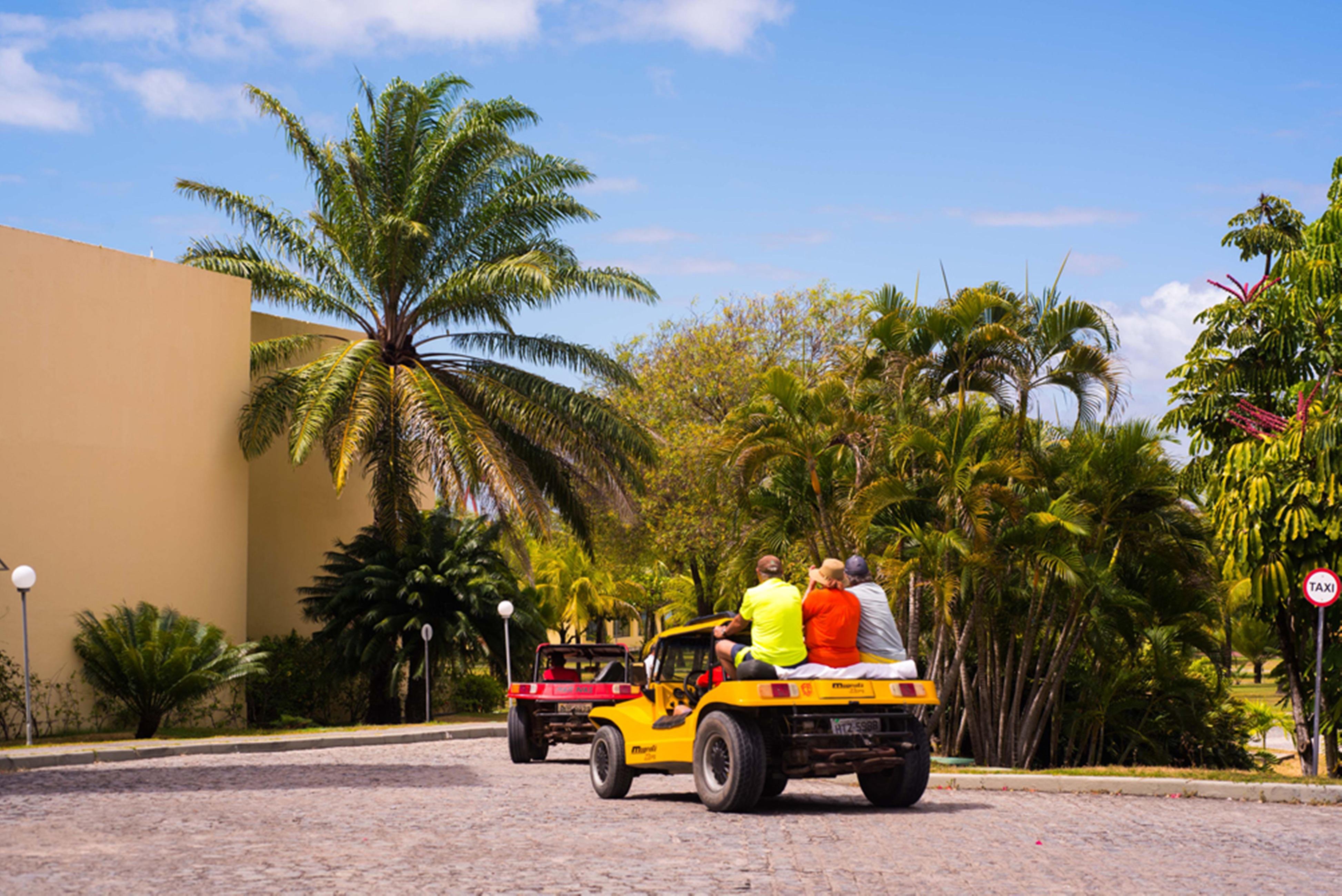 Vila Gale Cabo Cabo de Santo Agostinho Zewnętrze zdjęcie Golf carts in Playa del Carmen