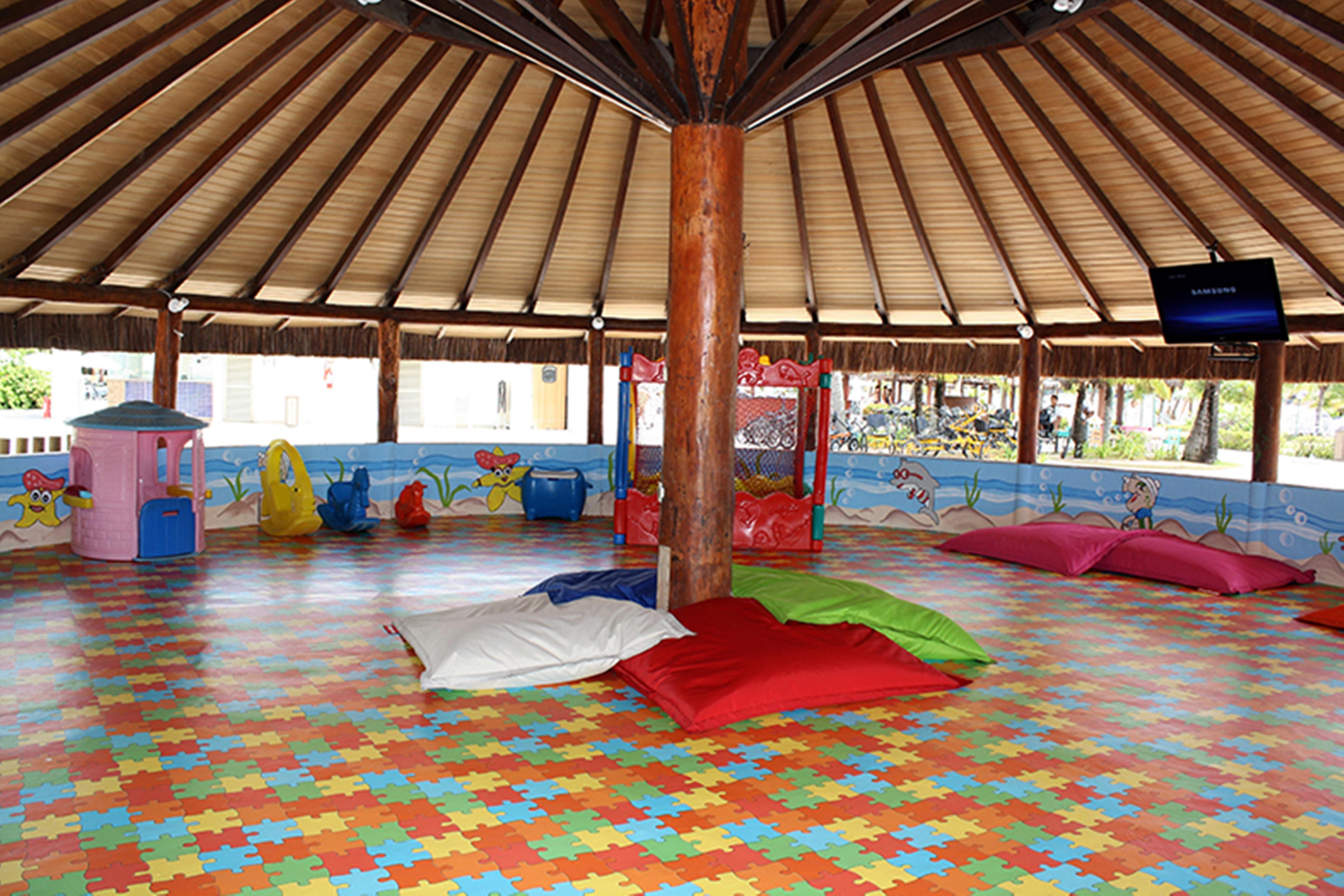 Vila Gale Cabo Cabo de Santo Agostinho Zewnętrze zdjęcie The interior of the children's club at the resort